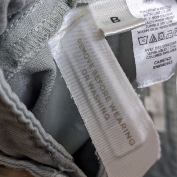 NWOT LOFT Olive Green Washed Twill Shorts Size 4 🌿 - Picture 15 of 16